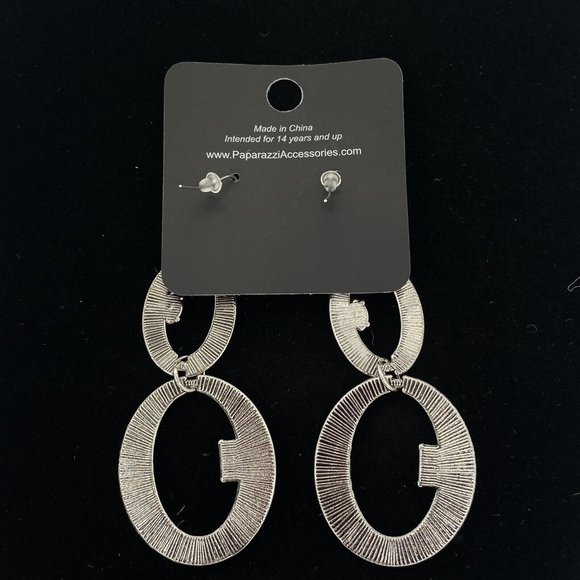 Paparazzi Fashion Jewelry Oval And Oval Again Green Hook Earrings - Picture 3 of 3